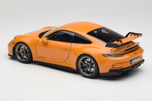 Porsche 911 992 GT3 Bahama Yellow Norev 1:18 187387 Metall – Bild 7 von 8