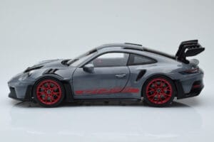 Porsche 911 992 GT3 RS Arctic Grau Pyro Rot Norev 1:18 187350 Metall – Bild 4 von 8
