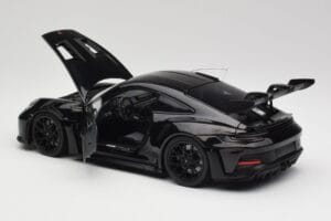 Porsche 911 992 GT3 RS Schwarz & Schwarz Felgen Concept Minichamps 1:18 911992003 Metall – Bild 5 von 8