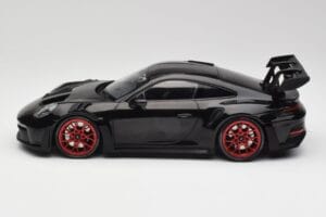Porsche 911 992 GT3 RS Schwarz & Rote Räder & Schwarzes Dekor Minichamps 1:18 153062240 Metall – Bild 3 von 6