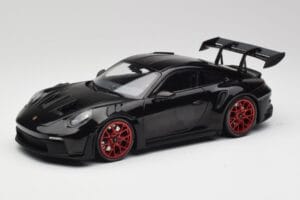 Porsche 911 992 GT3 RS Schwarz & Rote Räder & Schwarzes Dekor Minichamps 1:18 153062240 Metall