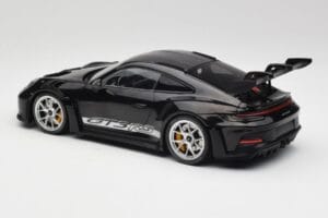 Porsche 911 992 GT3 RS Schwarz Mit Silbernen Felgen Minichamps 1:18 155062231 Metall – Bild 5 von 6