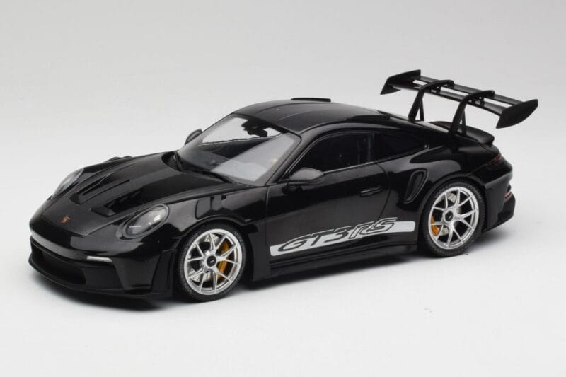 Porsche 911 992 GT3 RS Schwarz Mit Silbernen Felgen Minichamps 1:18 155062231 Metall