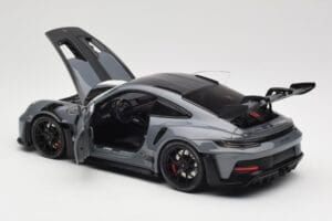 Porsche 911 992 GT3 RS Crayon Weissach Package & Black Wheels Minichamps 1:18 110062024 Metall – Bild 5 von 8