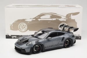 Porsche 911 992 GT3 RS Crayon Weissach Package & Black Wheels Minichamps 1:18 110062024 Metall – Bild 8 von 8