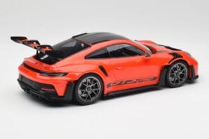 Porsche 911 992 GT3 RS Guards Orange & Silber Felgen Minichamps 1:18 911992002 Metall – Bild 2 von 6