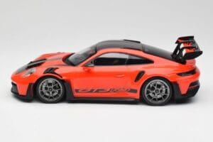 Porsche 911 992 GT3 RS Guards Orange & Silber Felgen Minichamps 1:18 911992002 Metall – Bild 3 von 6
