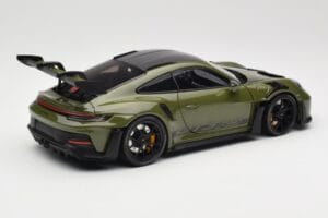 Porsche 911 992 GT3 RS Nato Olive & Black Wheels Minichamps 1:18 110062027 Metall – Bild 3 von 8