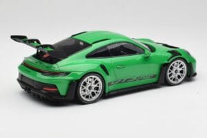 Porsche 911 992 GT3 RS Python Grün & Silberne Räder & Schwarzes Dekor Minichamps 1:18 153062235 Metall – Bild 2 von 6