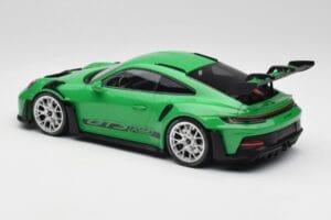 Porsche 911 992 GT3 RS Python Grün & Silberne Räder & Schwarzes Dekor Minichamps 1:18 153062235 Metall – Bild 5 von 6