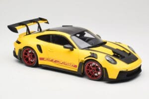Porsche 911 992 GT3 RS Racing Yellow Weissach Package & Red Wheels Minichamps 1:18 110062025 Metall – Bild 6 von 8