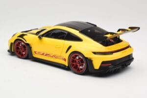 Porsche 911 992 GT3 RS Racing Yellow Weissach Package & Red Wheels Minichamps 1:18 110062025 Metall – Bild 7 von 8