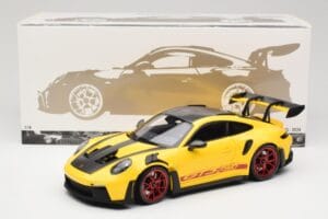 Porsche 911 992 GT3 RS Racing Yellow Weissach Package & Red Wheels Minichamps 1:18 110062025 Metall – Bild 8 von 8