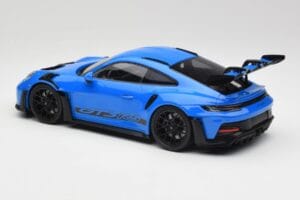 Porsche 911 992 GT3 RS Shark Blau & Schwarze Räder Minichamps 1:18 153062233 Metall – Bild 5 von 6