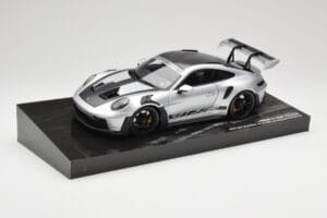 Porsche 911 992 GT3 RS Silber Weissach Package Minichamps 1:18 110062020 Metall – Bild 2 von 8