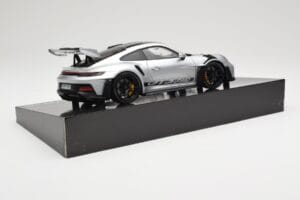 Porsche 911 992 GT3 RS Silber Weissach Package Minichamps 1:18 110062020 Metall – Bild 4 von 8