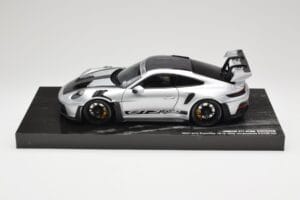 Porsche 911 992 GT3 RS Silber Weissach Package Minichamps 1:18 110062020 Metall