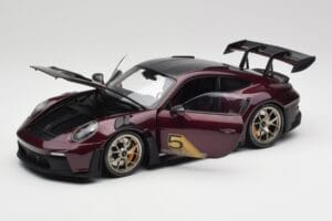 Porsche 911 992 GT3 RS Ultraviolett & Silber Räder Minichamps 1:18 110062029 Metall – Bild 2 von 8