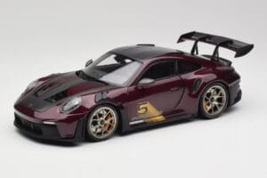 Porsche 911 992 GT3 RS Ultraviolett & Silber Räder Minichamps 1:18 110062029 Metall