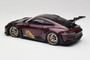 Porsche 911 992 GT3 RS Ultraviolett & Silber Räder Minichamps 1:18 110062029 Metall – Bild 7 von 8