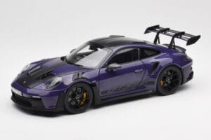 Porsche 911 992 GT3 RS Weissach Package Ultraviolet Norev 1:18 187368 Metall