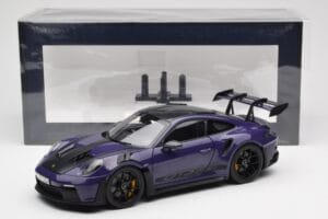 Porsche 911 992 GT3 RS Weissach Package Ultraviolet Norev 1:18 187368 Metall – Bild 8 von 8