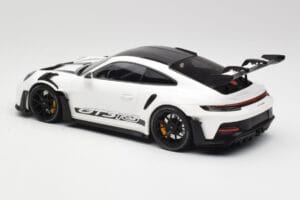 Porsche 911 992 GT3 RS Weiss & Schwarze Räder Minichamps 1:18 155062230 Metall – Bild 5 von 6
