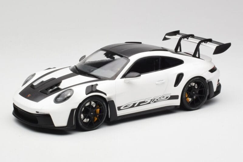 Porsche 911 992 GT3 RS Weiss & Schwarze Räder Minichamps 1:18 155062230 Metall