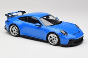 Porsche 911 992 GT3 Shark Blau & Silber Räder Minichamps 1:18 143069015 Resin – Bild 4 von 6