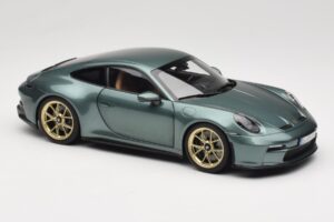 Porsche 911 992 GT3 Touring Package Malachite Green Metallic Norev 1:18 187382 Metall – Bild 6 von 8