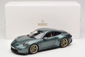 Porsche 911 992 GT3 Touring Package Malachite Green Metallic Norev 1:18 187382 Metall – Bild 8 von 8