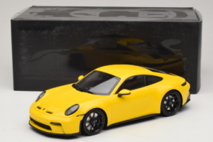 Porsche 911 992 GT3 Touring Gelb Schwarze Felgen Minichamps 1:18 117069021 Metall – Bild 6 von 6