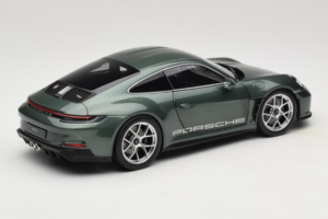 Porsche 911 992 S/T Malachite Green Metallic Norev 1:18 187472 Metall – Bild 3 von 8