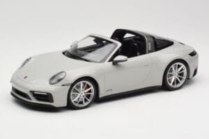 Porsche 911 992 Targa 4 GTS Grau Minichamps 1:18 155061064 Metall