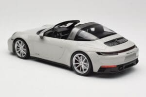 Porsche 911 992 Targa 4 GTS Grau Minichamps 1:18 155061064 Metall – Bild 5 von 6