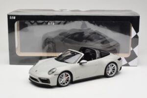 Porsche 911 992 Targa 4 GTS Grau Minichamps 1:18 155061064 Metall – Bild 6 von 6