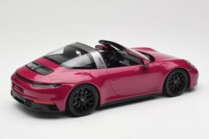 Porsche 911 992 Targa 4 GTS Rubystar Minichamps 1:18 155061066 Metall – Bild 2 von 6