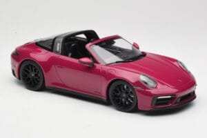 Porsche 911 992 Targa 4 GTS Rubystar Minichamps 1:18 155061066 Metall – Bild 4 von 6