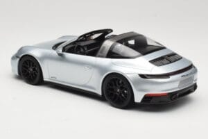 Porsche 911 992 Targa 4 GTS Silber Minichamps 1:18 155061061 Metall – Bild 5 von 6