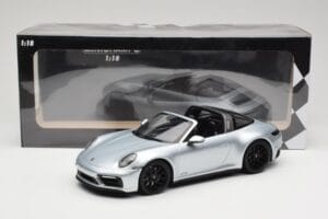 Porsche 911 992 Targa 4 GTS Silber Minichamps 1:18 155061061 Metall – Bild 6 von 6
