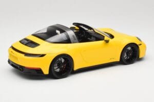 Porsche 911 992 Targa 4 GTS Gelb Minichamps 1:18 153061064 Metall – Bild 2 von 6