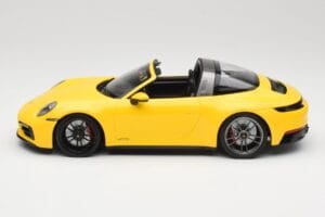 Porsche 911 992 Targa 4 GTS Gelb Minichamps 1:18 153061064 Metall – Bild 3 von 6