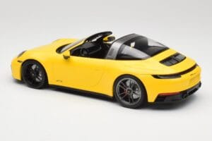 Porsche 911 992 Targa 4 GTS Gelb Minichamps 1:18 153061064 Metall – Bild 5 von 6