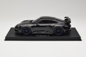 Porsche 911 992 TechArt GTstreet R Schwarz Mit Blauen Rädern TechArt 1:18 REMC009 Resin
