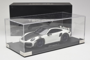 Porsche 911 992 TechArt GTstreet R Weiss Mit Blauen Rädern TechArt 1:18 REMC014 Resin – Bild 6 von 6
