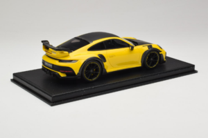 Porsche 911 992 TechArt GTstreet R Gelb Mit Schwarzen Rädern TechArt 1:18 REMC011 Resin – Bild 3 von 6