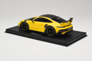 Porsche 911 992 TechArt GTstreet R Gelb Mit Schwarzen Rädern TechArt 1:18 REMC011 Resin – Bild 5 von 6