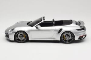 Porsche 911 992 Turbo S Cabriolet Silber Minichamps 1:18 155069082 Metall – Bild 3 von 6