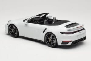 Porsche 911 992 Turbo S Cabriolet White Metallic Minichamps 1:18 155069080 Metall – Bild 5 von 6