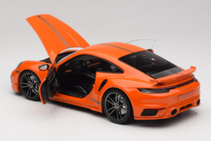 Porsche 911 992 Turbo S Coupe Sport Design Orange Minichamps 1:18 113069074 Metall – Bild 5 von 8